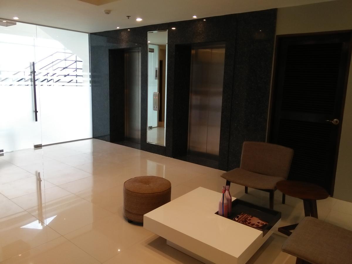 Win Hotel & Casino Talisay  Bagian luar foto
